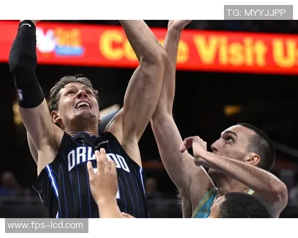 《足球传奇再续风采：走进二十三号球员的辉煌与坚持》